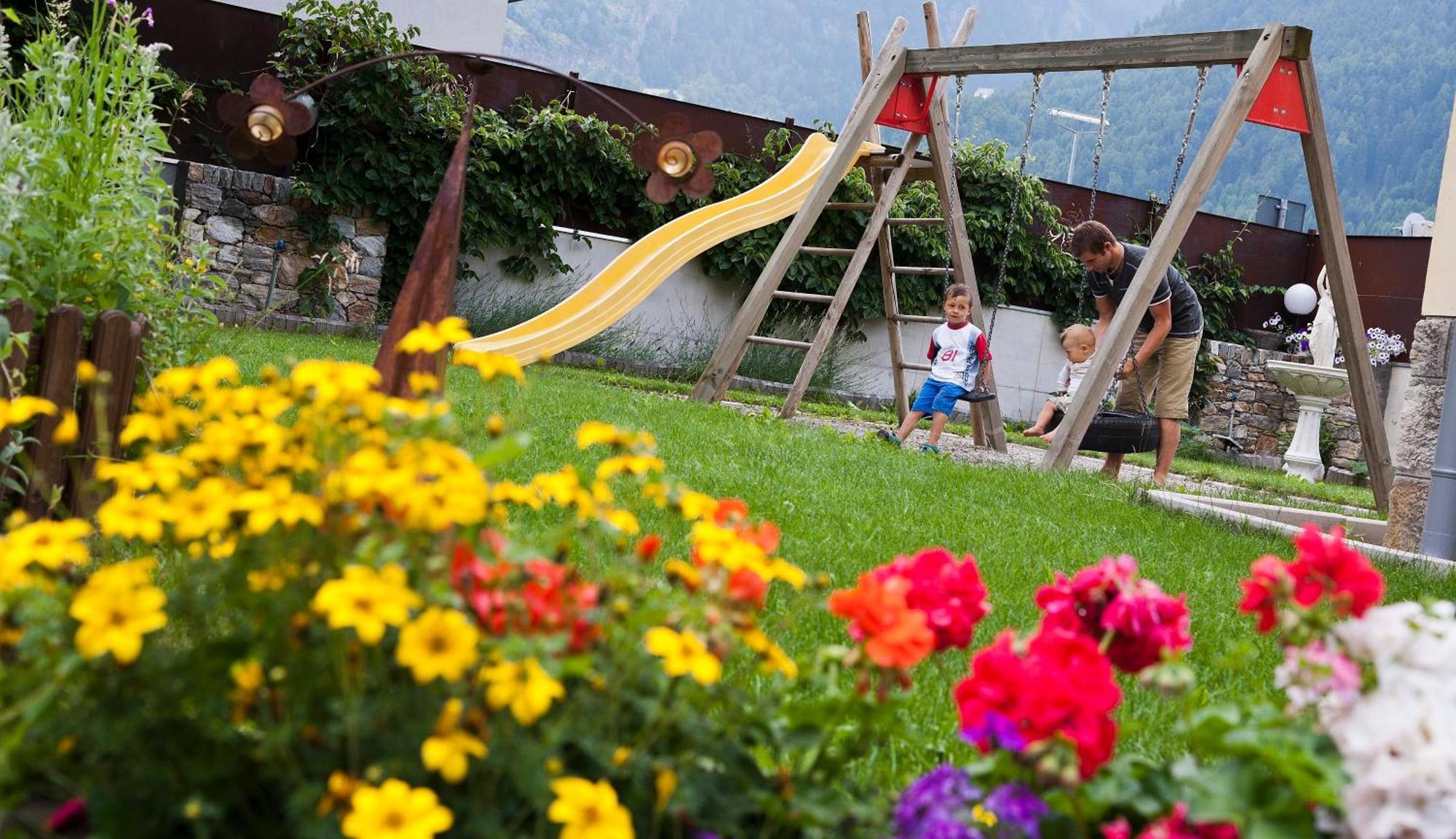 Ferienwohnung Obstbauernhof Fohlenhof Laas Exterior foto