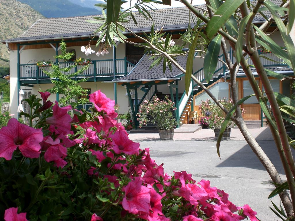 Ferienwohnung Obstbauernhof Fohlenhof Laas Exterior foto